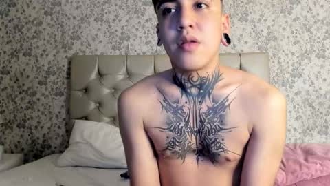 Snapshot of santiabader chatting on December 2025 12:15:02 AM SantiAbader online show from December 2025 12:15:02 AM