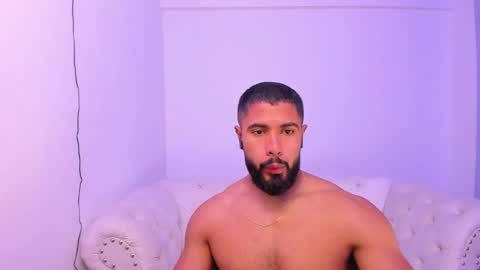 santiago_huntt online show from January 2025 01:08:01 PM