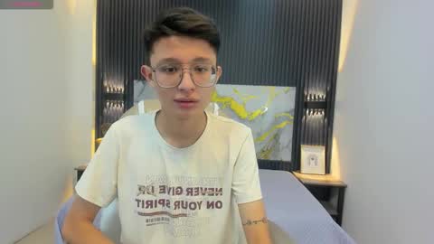 Snapshot of santiago_russo18 chatting on September 2025 12:37:01 PM santiago_russo18 online show from September 2025 12:37:01 PM