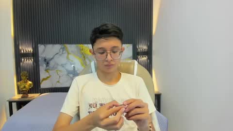 Snapshot of santiago_russo18 chatting on September 2025 01:34:02 PM santiago_russo18 online show from September 2025 01:34:02 PM