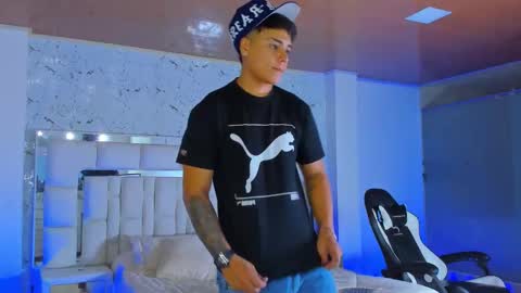 Santi Reyes online show from October 2025 01:50:02 AM