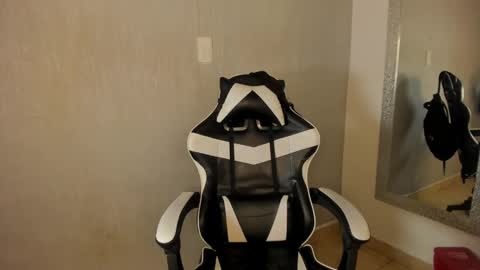 Snapshot of santiceballo chatting on November 2025 07:35:02 PM Julius Novachrono online show from November 2025 07:35:02 PM