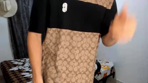 Snapshot of santiceballo chatting on December 2025 01:20:01 PM Julius Novachrono online show from December 2025 01:20:01 PM