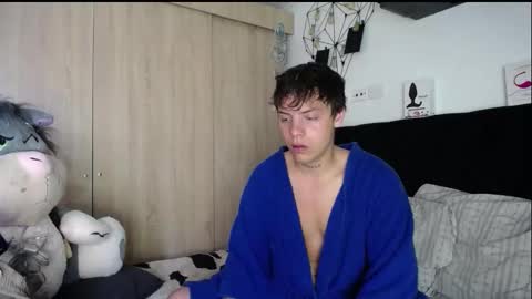 Santii online show from November 2025 10:10:02 PM