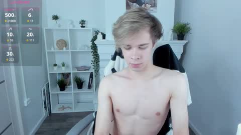 Santo online show from September 2025 08:20:02 PM