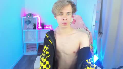 Santo online show from September 2025 08:32:02 PM