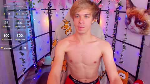 Santo online show from September 2025 08:32:02 PM