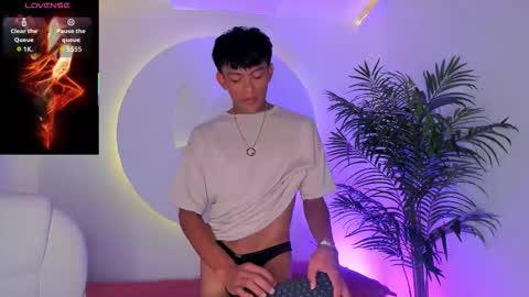 Santii online show from October 2025 10:27:02 PM