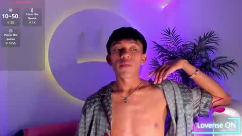 Santii online show from October 2025 09:45:01 PM