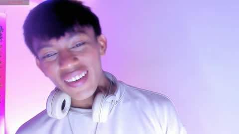 Santii online show from October 2025 01:23:02 PM