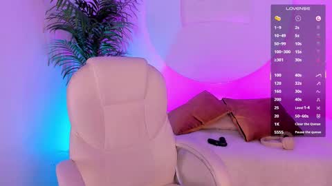 Santii online show from October 2025 11:43:01 PM