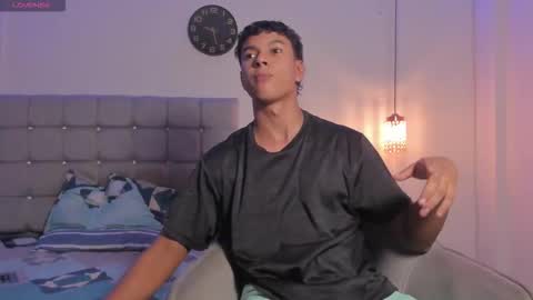 santy_stump online show from November 2025 09:06:01 PM