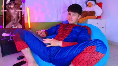 Santyago online show from October 2025 07:09:02 PM