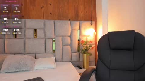 Saori  online show from October 2025 12:02:02 PM