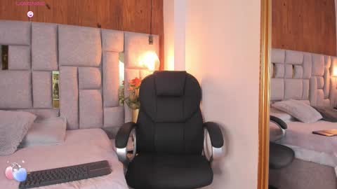 Saori  online show from October 2025 12:08:02 PM