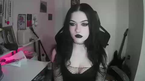 Snapshot of saphirerose1 chatting on October 2025 10:31:01 PM Sapphire online show from October 2025 10:31:01 PM