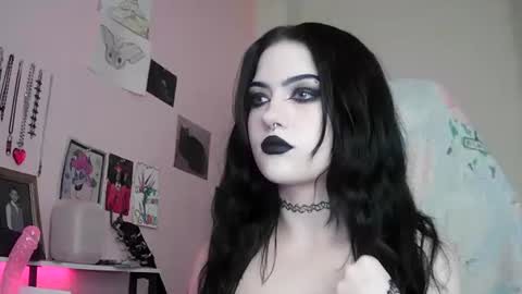 Snapshot of saphirerose1 chatting on October 2025 08:19:01 PM Sapphire online show from October 2025 08:19:01 PM