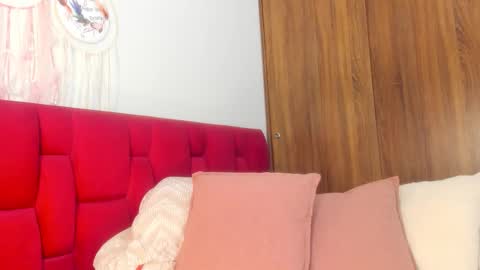 Sara online show from November 2025 09:36:01 PM