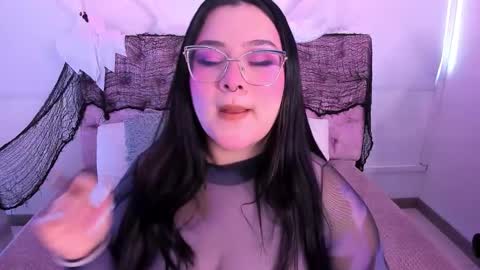 SARA ARIAS  online show from October 2025 12:50:02 PM