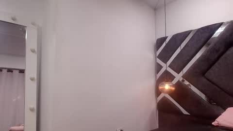 sara_lopee1 online show from September 2025 11:59:01 AM