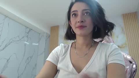 Sara  online show from September 2025 01:33:02 PM
