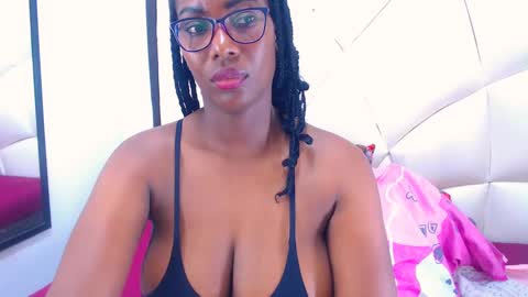 Snapshot of sara_marks chatting on December 2024 06:22:02 PM S A R A online show from December 2024 06:22:02 PM