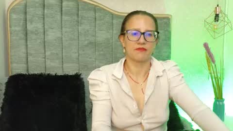 sara_marrison_ online show from September 2025 11:29:01 PM