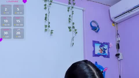 Snapshot of sara_mendez2_ chatting on September 2025 12:58:02 AM Sara Mendez online show from September 2025 12:58:02 AM