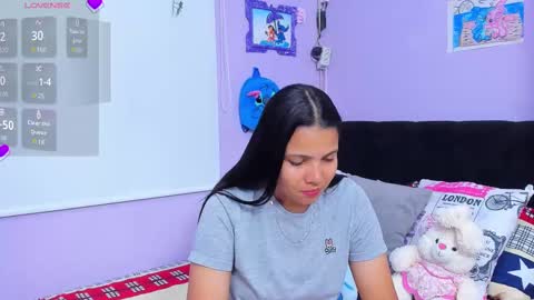 Snapshot of sara_mendez2_ chatting on October 2025 12:11:02 AM Sara Mendez online show from October 2025 12:11:02 AM