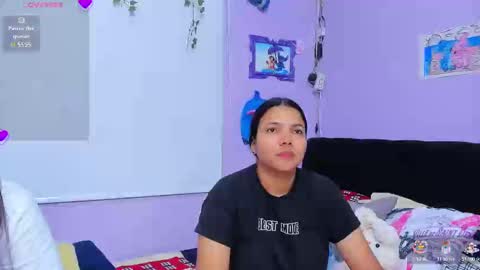 Snapshot of sara_mendez2_ chatting on October 2025 11:27:02 PM Sara Mendez online show from October 2025 11:27:02 PM