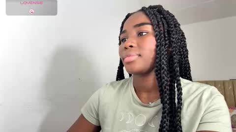 Snapshot of sara_muscle chatting on October 2025 08:51:02 PM Sara online show from October 2025 08:51:02 PM