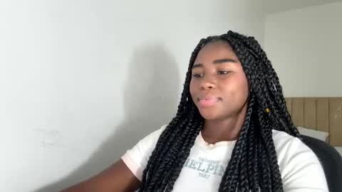 Snapshot of sara_muscle chatting on October 2025 01:38:01 AM Sara online show from October 2025 01:38:01 AM