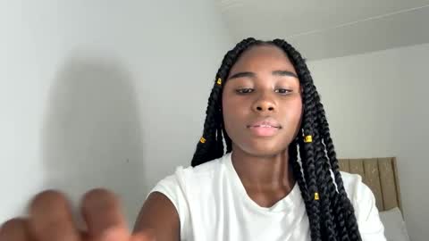 Snapshot of sara_muscle chatting on October 2025 04:02:02 AM Sara online show from October 2025 04:02:02 AM