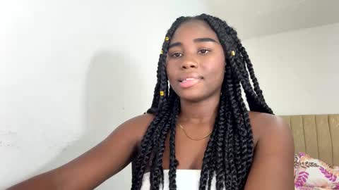 Snapshot of sara_muscle chatting on November 2025 01:37:01 AM Sara online show from November 2025 01:37:01 AM