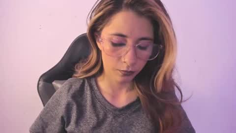 Snapshot of sara_roades chatting on November 2025 07:57:01 PM sara_roades online show from November 2025 07:57:01 PM