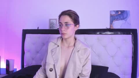 Snapshot of sara_roades chatting on November 2025 12:32:01 AM sara_roades online show from November 2025 12:32:01 AM