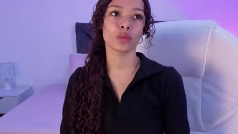 sara  online show from October 2025 02:50:01 PM