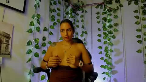 Snapshot of sara_thompson01 chatting on September 2025 01:50:01 AM SARA online show from September 2025 01:50:01 AM