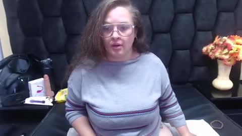 sara_thonson_ online show from December 2024 02:02:01 PM