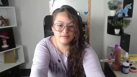 sara_thonson_ online show from February 2025 03:00:02 AM