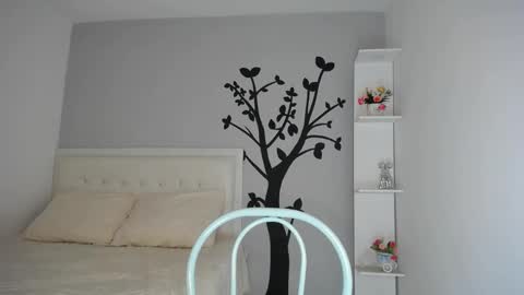 Sara online show from October 2025 01:42:02 AM