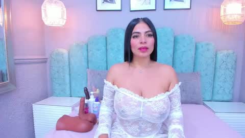 Snapshot of sara_vanegas1 chatting on January 2025 05:23:02 PM Sara online show from January 2025 05:23:02 PM