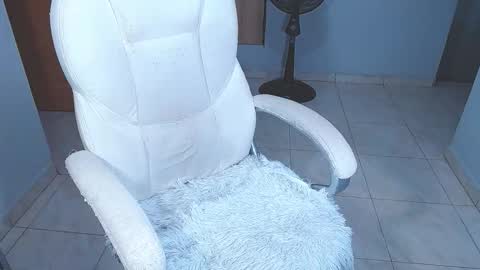 Snapshot of sara_y_rauw chatting on November 2025 10:41:02 PM Sara online show from November 2025 10:41:02 PM