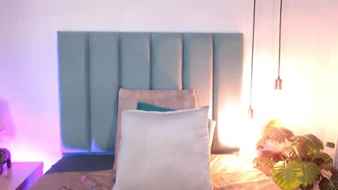 SaraBloom online show from February 2025 09:38:02 PM