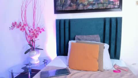 SaraBloom online show from February 2025 09:26:02 PM