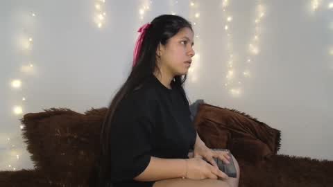 Snapshot of saraandthomas chatting on December 2024 10:20:02 PM sara and thomas online show from December 2024 10:20:02 PM