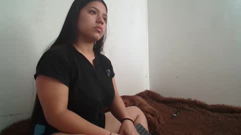 Snapshot of saraandthomas chatting on January 2025 10:17:01 PM sara and thomas online show from January 2025 10:17:01 PM