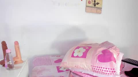 Snapshot of sarabi_ebony chatting on November 2025 03:12:01 PM Ebony Pocahontas online show from November 2025 03:12:01 PM