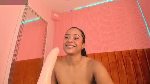 Sara Castillo online show from March 2025 12:43:01 PM