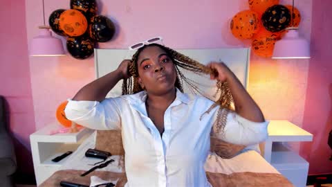 saradunss online show from November 2025 08:11:02 PM